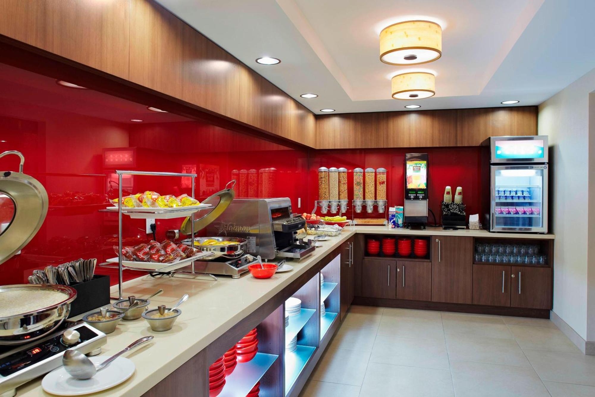 ทาวน์เพลซ สวีท บาย แมริออท มิสซิสซอกา-แอร์พอร์ต คอร์ปอเรท เซ็นเตอร์ Hotel ภายนอก รูปภาพ