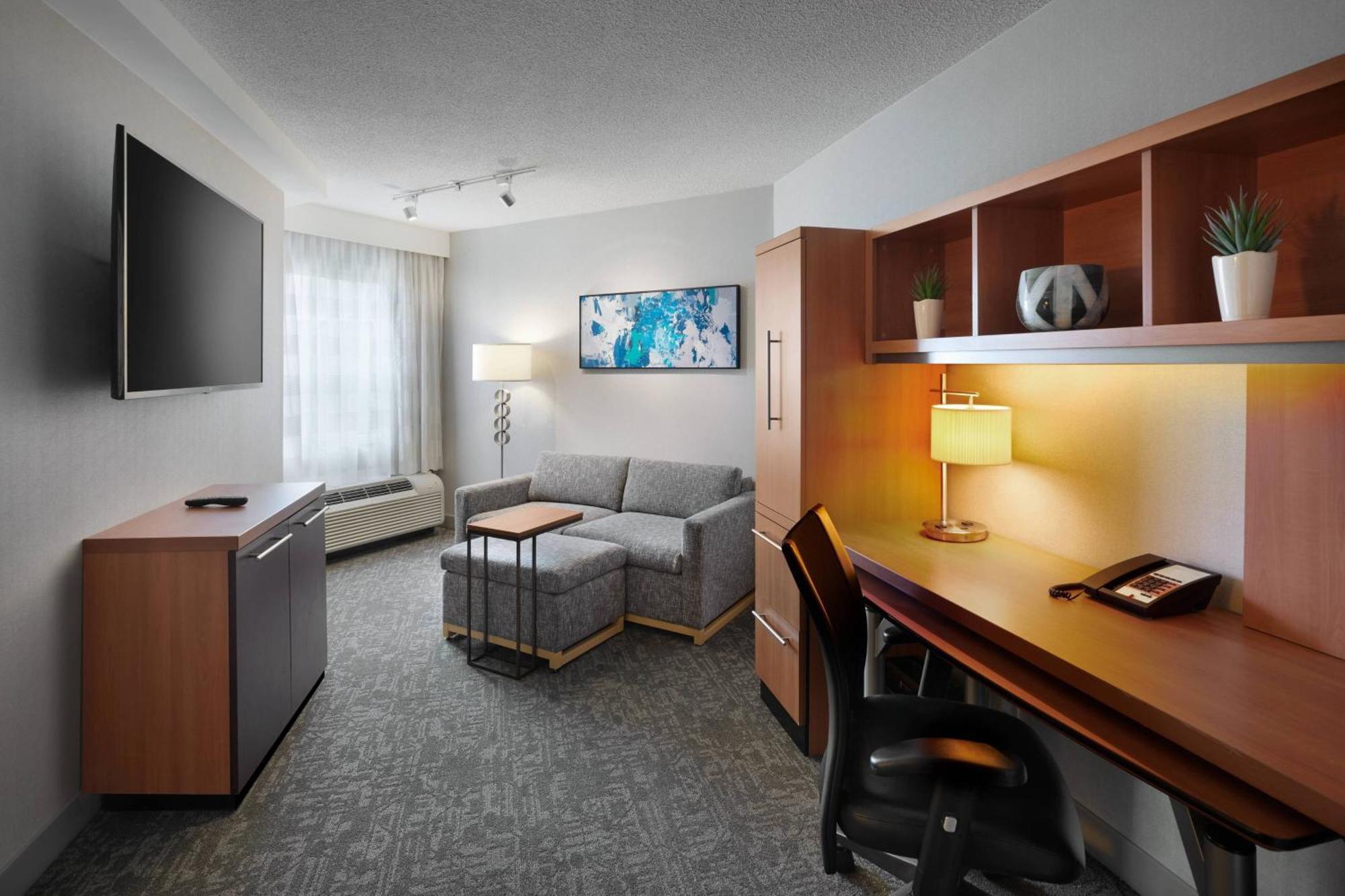 ทาวน์เพลซ สวีท บาย แมริออท มิสซิสซอกา-แอร์พอร์ต คอร์ปอเรท เซ็นเตอร์ Hotel ภายนอก รูปภาพ