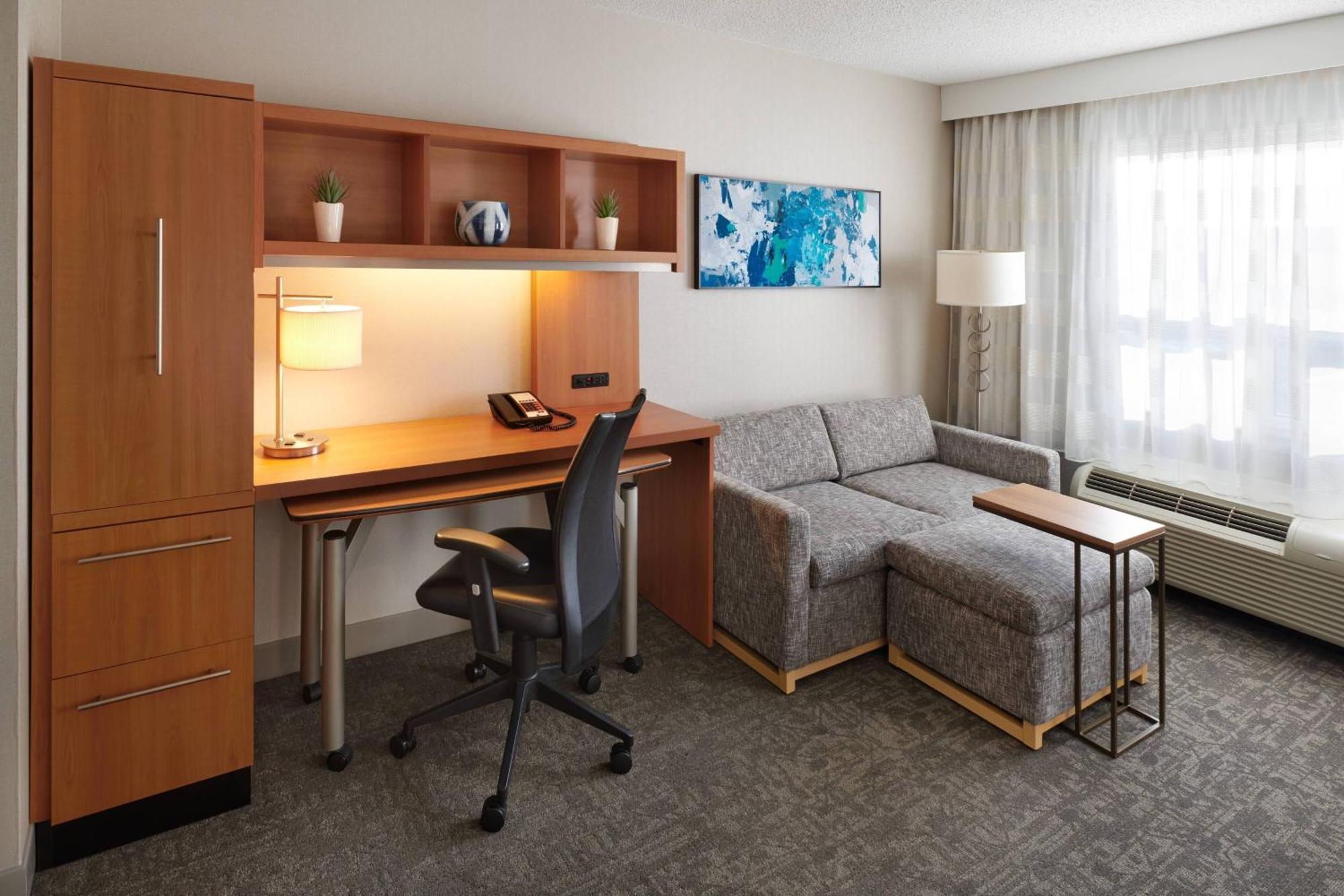 ทาวน์เพลซ สวีท บาย แมริออท มิสซิสซอกา-แอร์พอร์ต คอร์ปอเรท เซ็นเตอร์ Hotel ภายนอก รูปภาพ