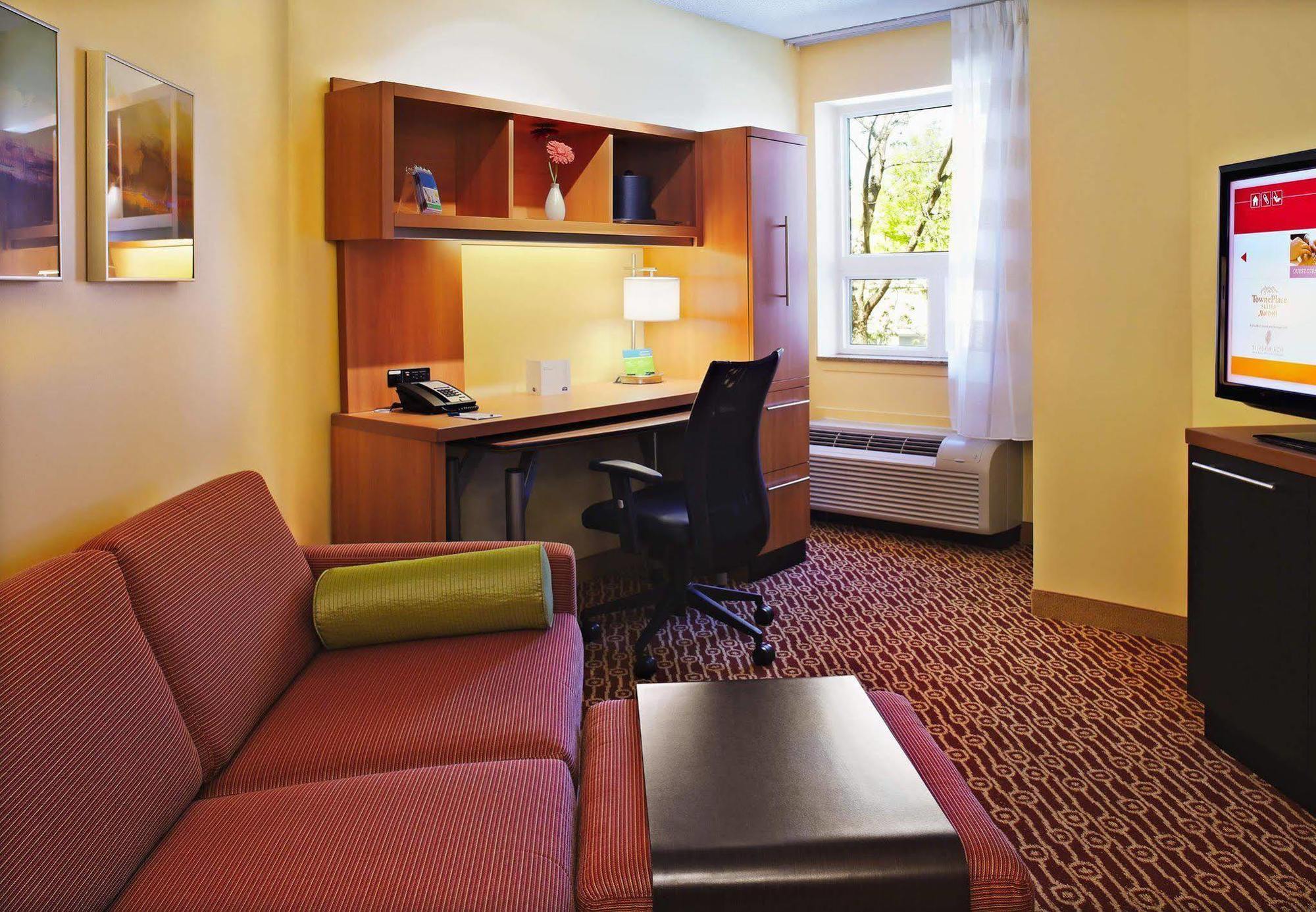 ทาวน์เพลซ สวีท บาย แมริออท มิสซิสซอกา-แอร์พอร์ต คอร์ปอเรท เซ็นเตอร์ Hotel ภายนอก รูปภาพ